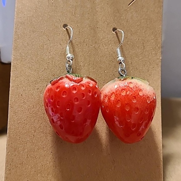 Handmade Large Strawberry Dangle Drop Earrings Ladies Red NWOT‎ Summer Fall Work - Picture 4 of 4